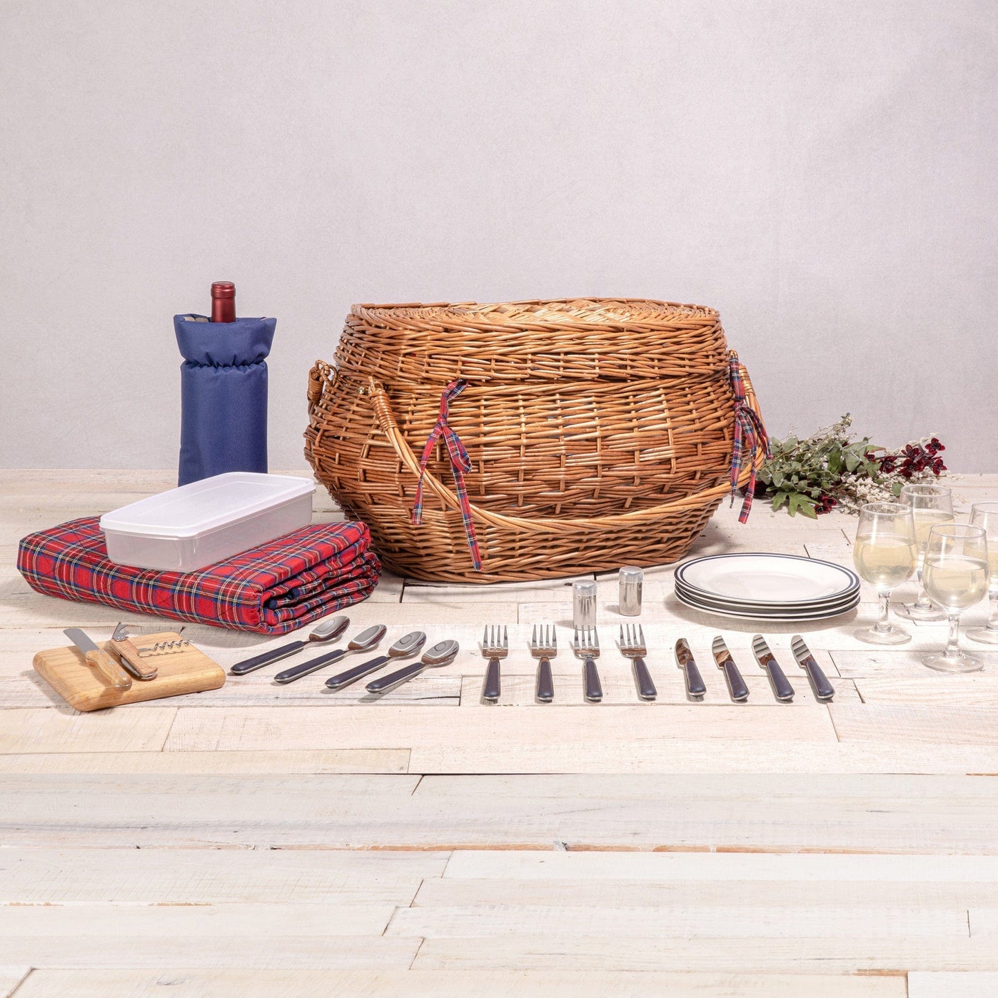 Highlander Picnic Basket by Picnic Time Family of Brands