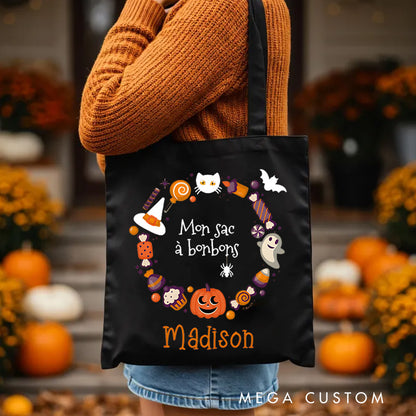 【🔥Big Sale🔥】Personalized Halloween Treat Wreath Featuring Candy Pumpkins and Cats for a Festive Accent Tote Bag
