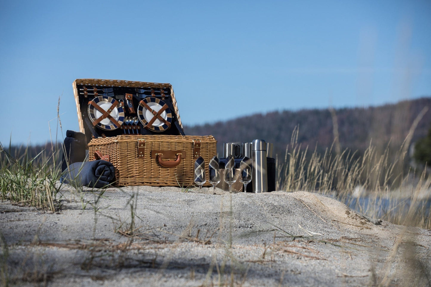 Windsor Picnic Basket by Picnic Time Family of Brands